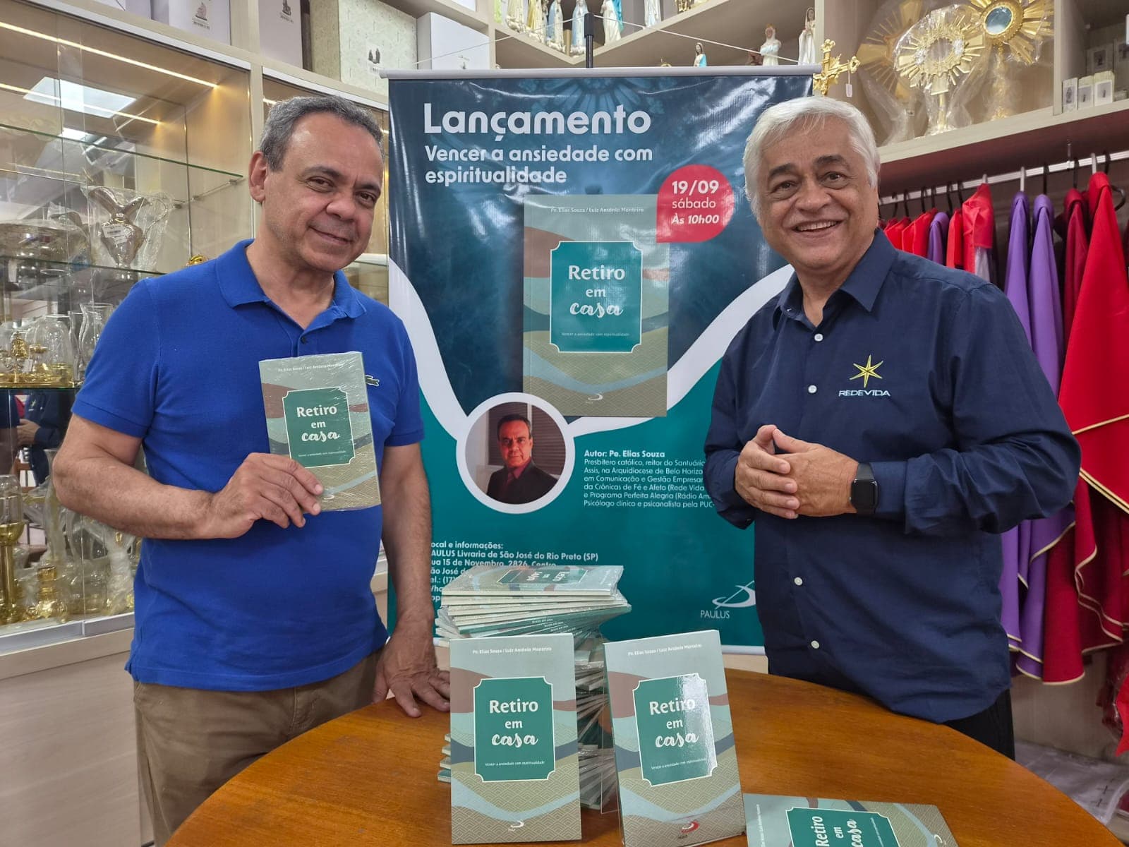 Lançamento de livro com participação de barretense  