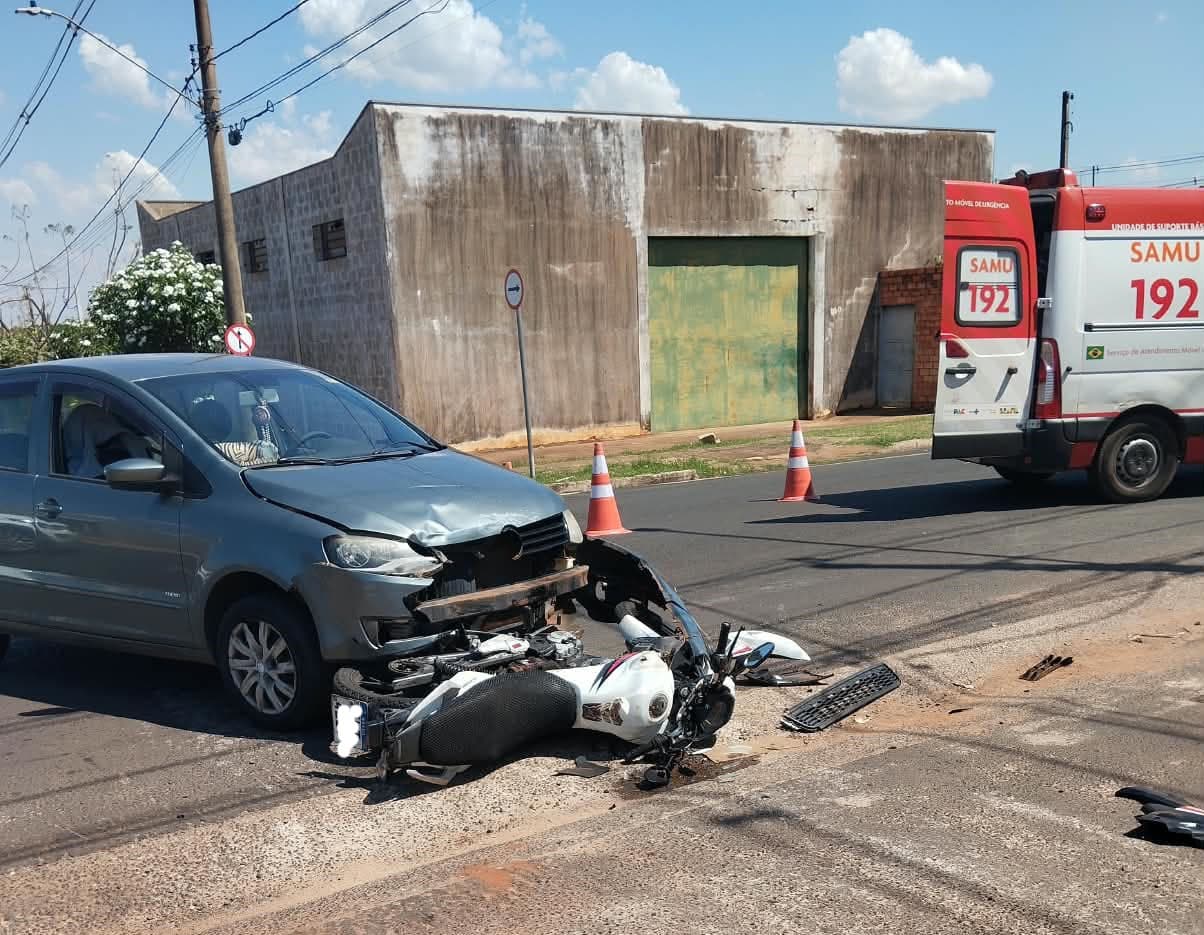 SAMU socorre motociclista vítima de acidente no residencial Minerva