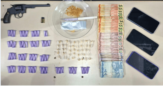 Polícia Militar detém suspeito e apreende arma e drogas em Bebedouro