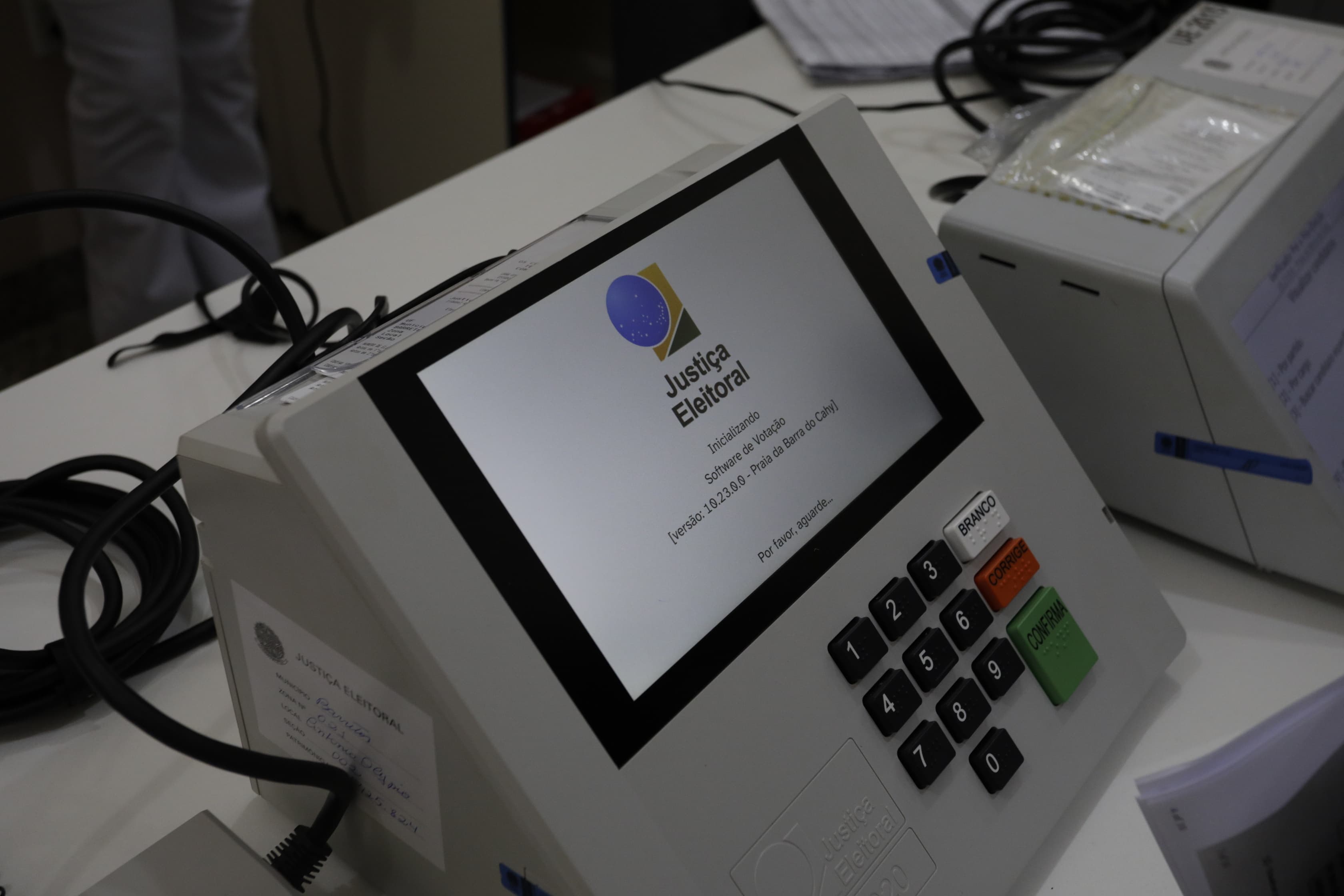 Urna de Barretos passa por teste de autenticidade pelo TRE