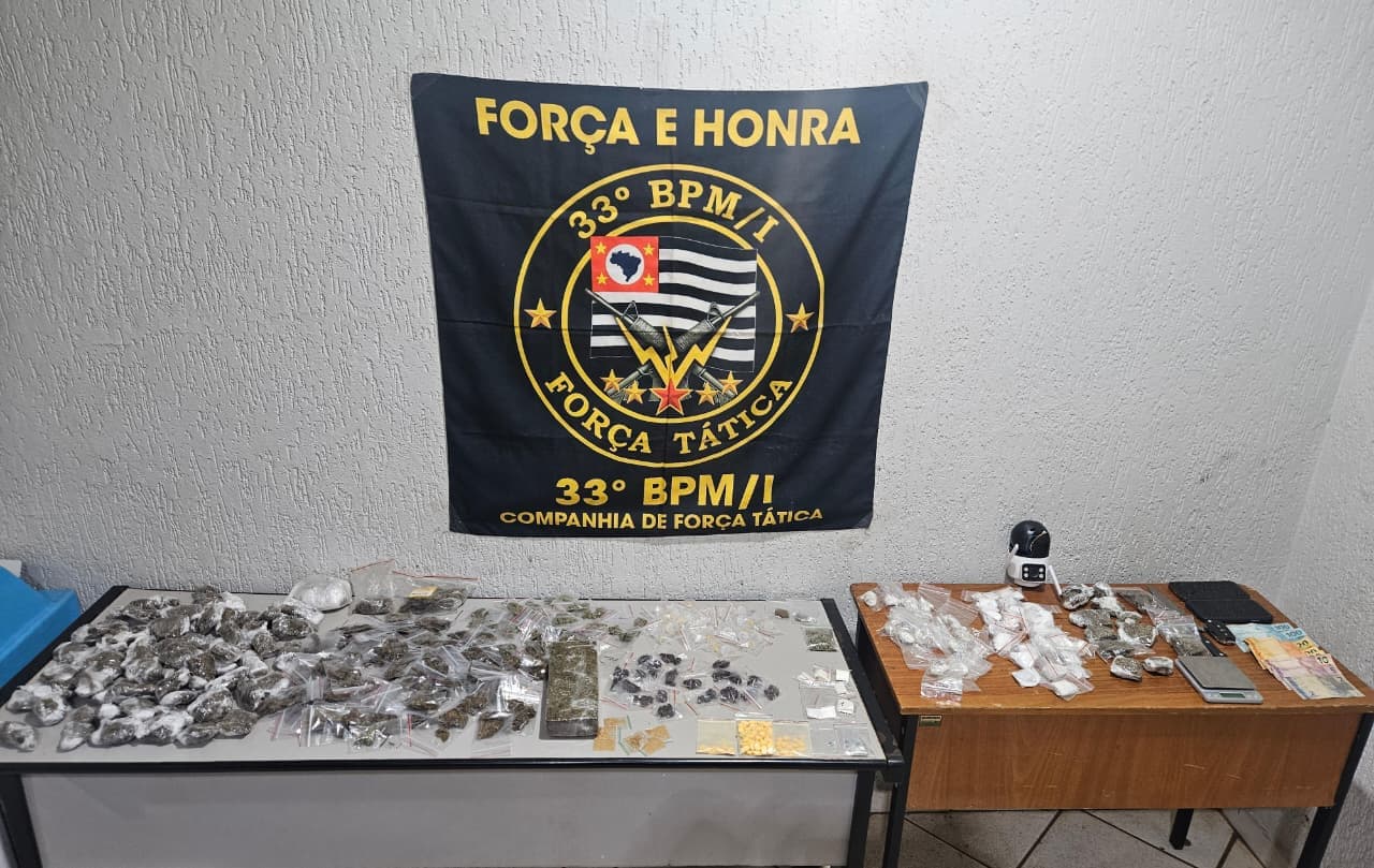 Polícia Militar apreende 4,3 kg de entorpecentes