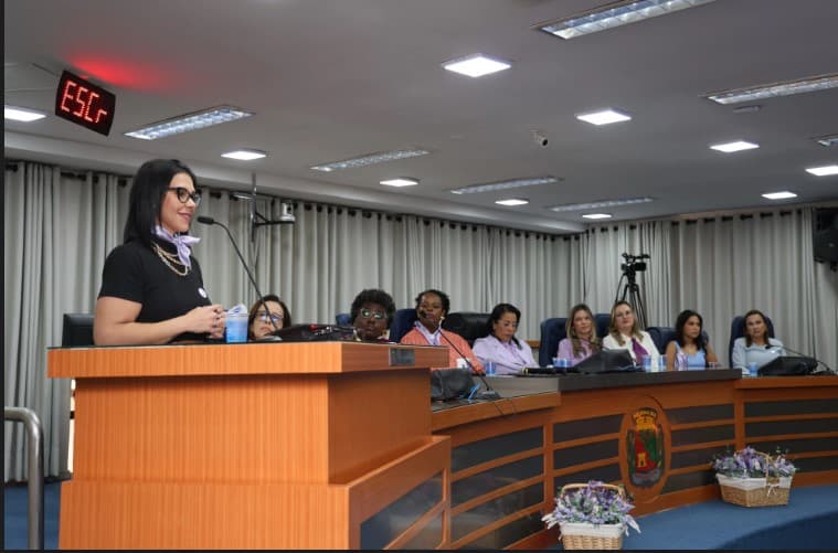 Encontro debate violência contra a mulher