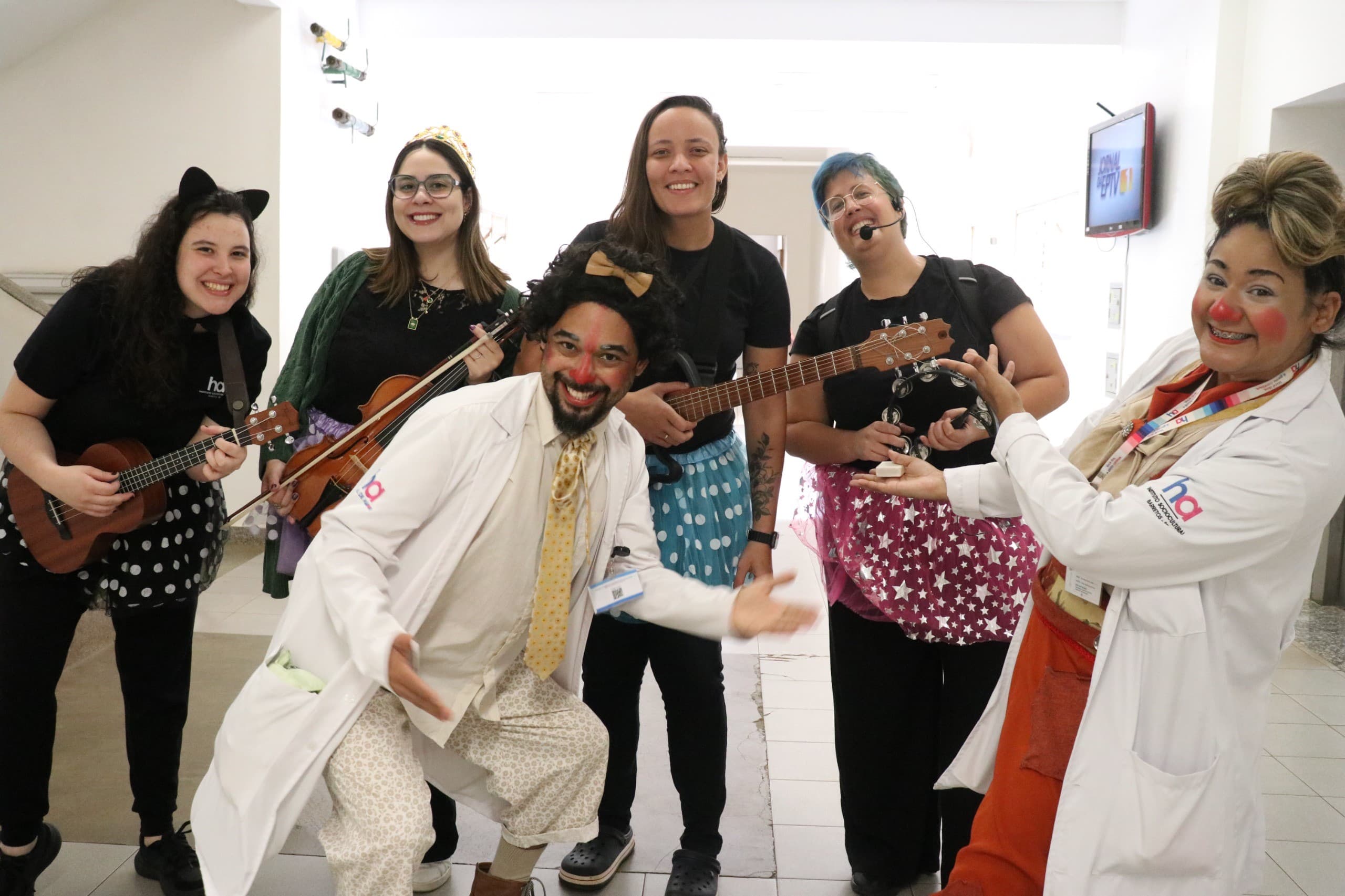 Orquestra leva música e humanização a hospitais em homenagem ao Dia dos Pais