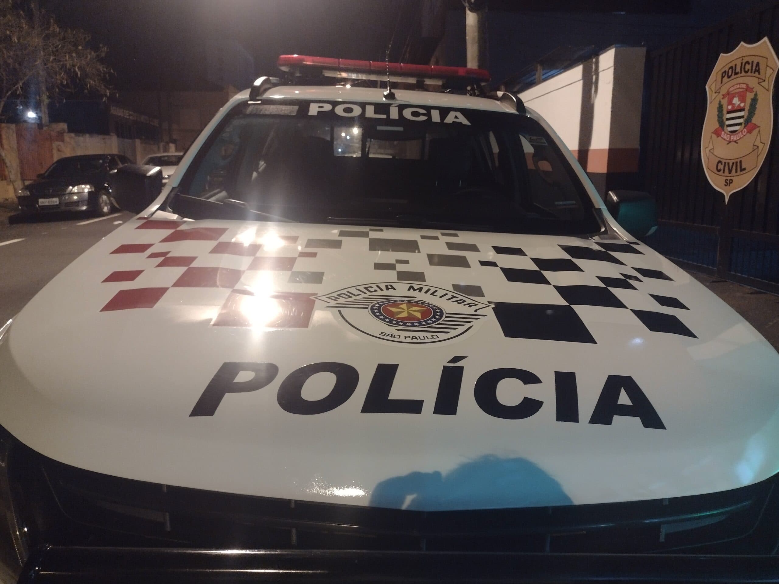 PM prende dois durante ação de combate ao tráfico no Luís Spina