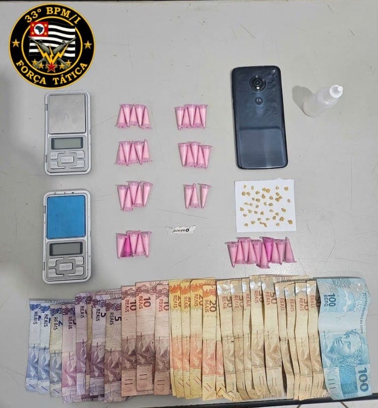 Homem é detido pela PM por tráfico de entorpecente no Luís Spina