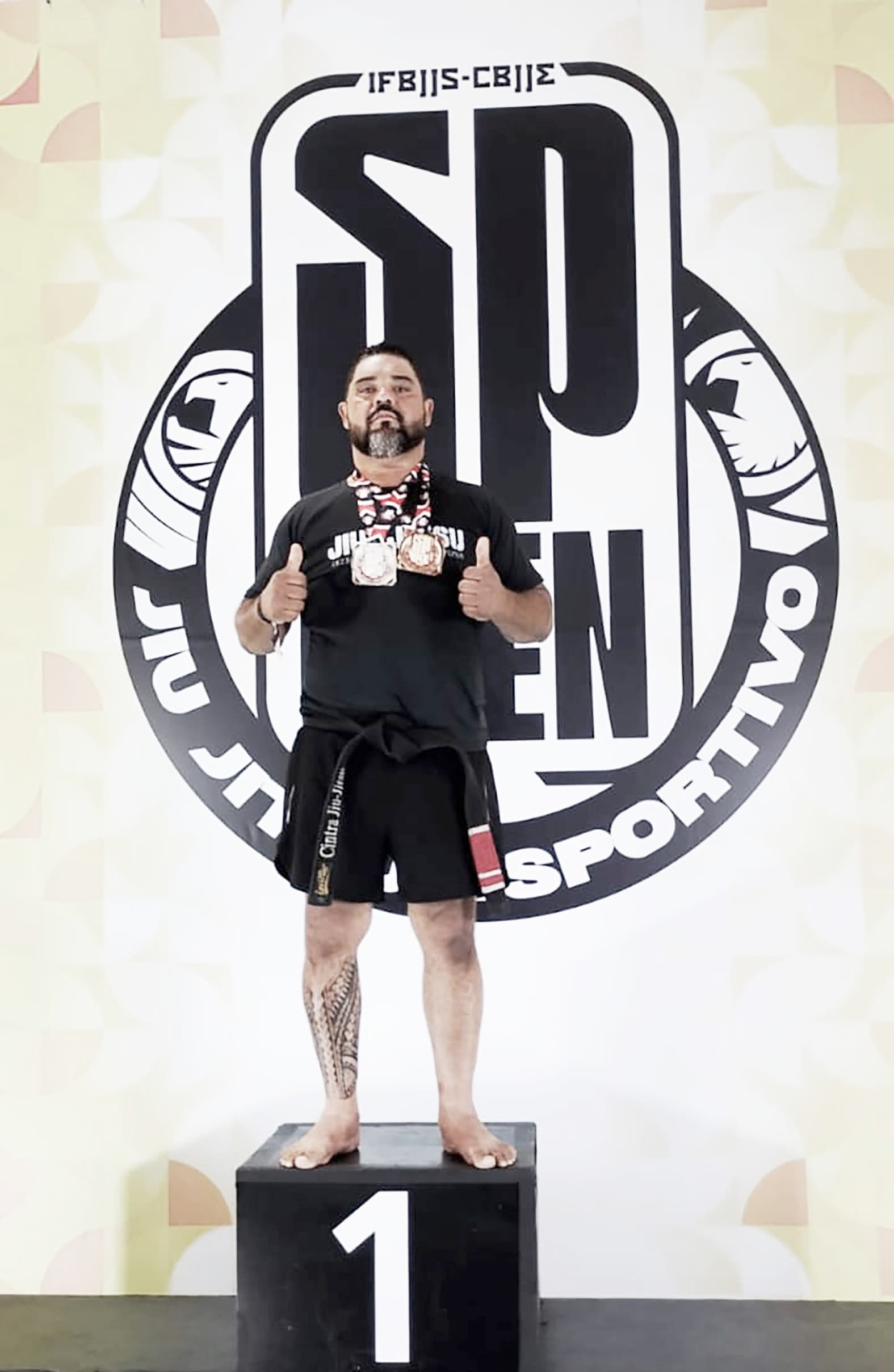 Sensei traz dois títulos em competição de Jiu-Jitsu