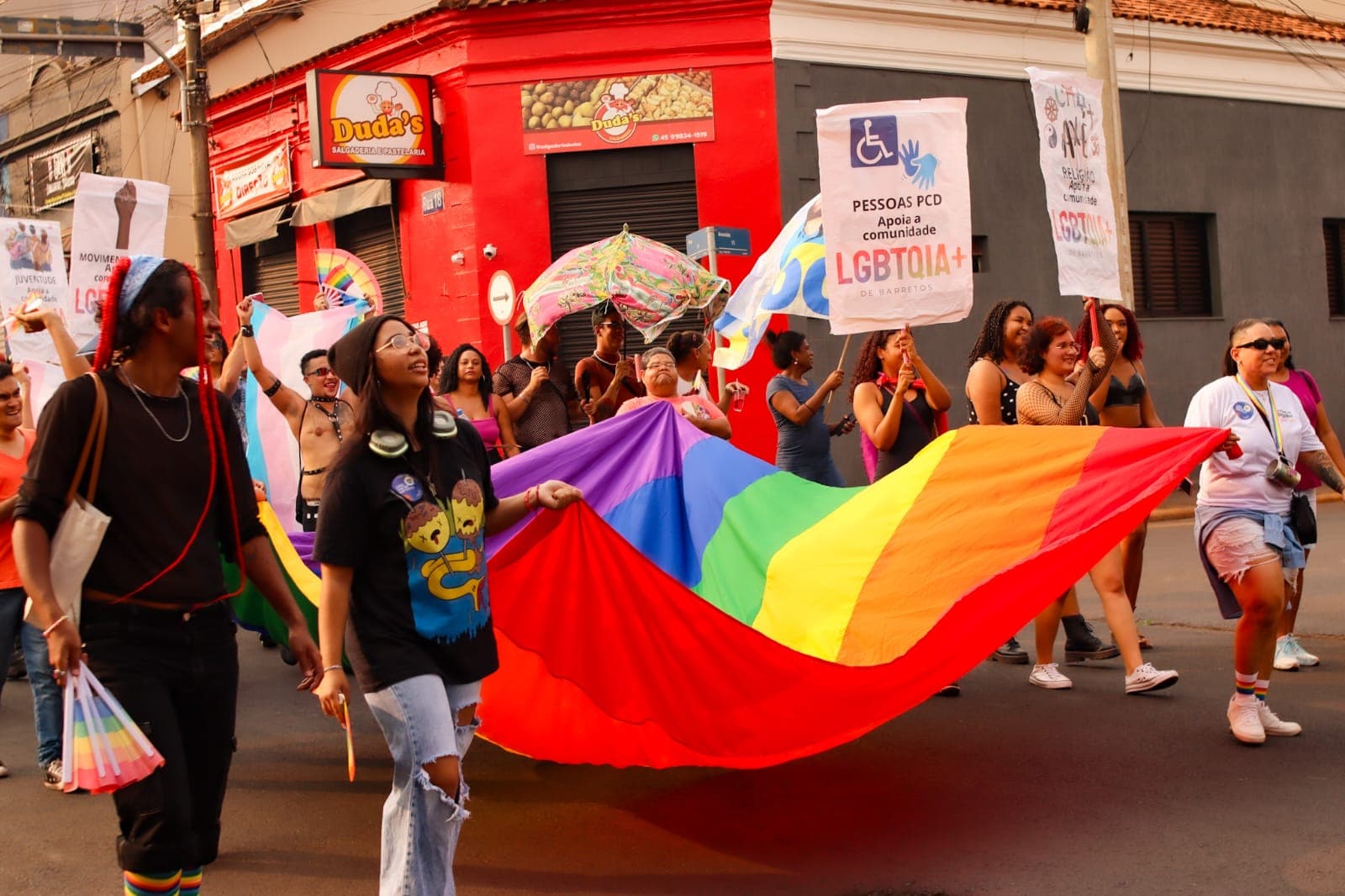 Parada do Orgulho LGBTQIA+ neste domingo em Barretos