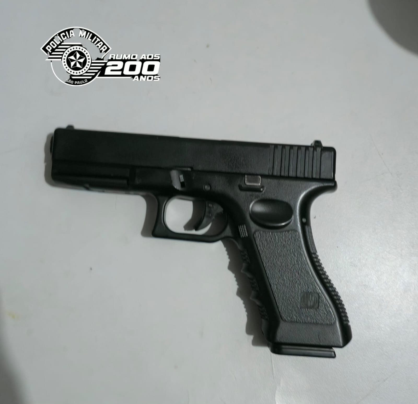 Motorista de caminhão é localizado com arma de airsoft