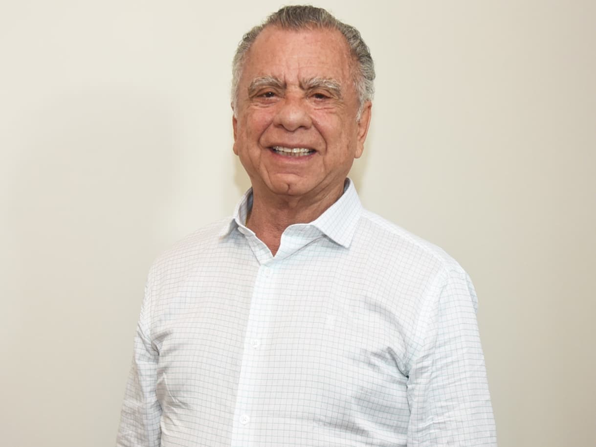 EVARISTO ANANIA DE PAULA Advogado. Promotor de Justiça aposentado
